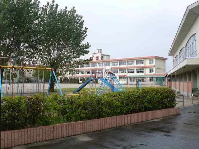 小牧市立　味岡小学校まで850m