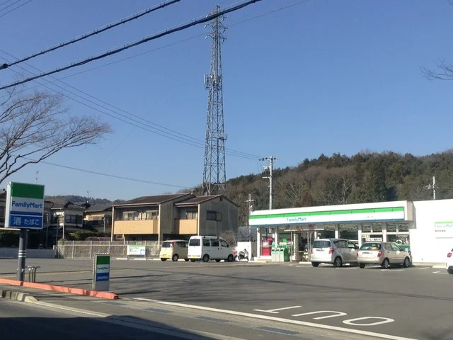 ファミリーマートまで800m