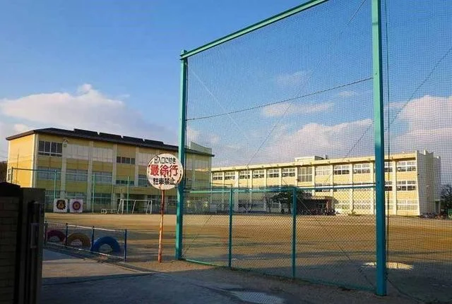 大矢知興譲小学校まで1200m