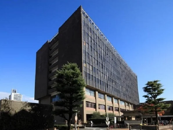 岡山市役所まで800m