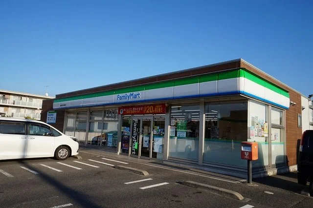 ファミリーマート菜の花大橋東店まで100m