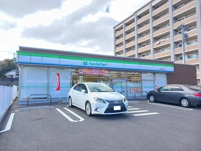 ファミリーマート　佐世保大潟店まで1000m