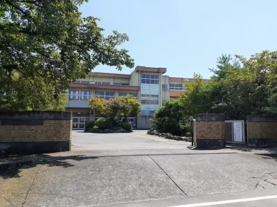 前橋市立勝山小学校まで1300m