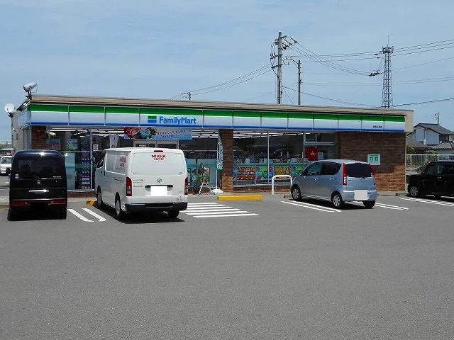 ファミリーマート西条玉津店まで630m