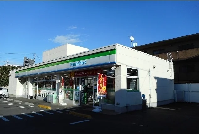 ファミリーマートまで300m