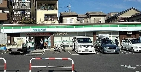 ファミマ　さいたま大戸4丁目店まで750m