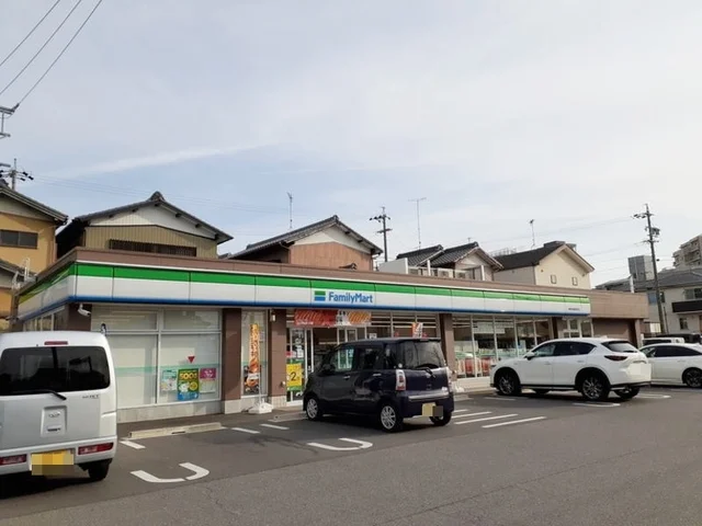 ファミリーマート 岡崎羽根西まで700m