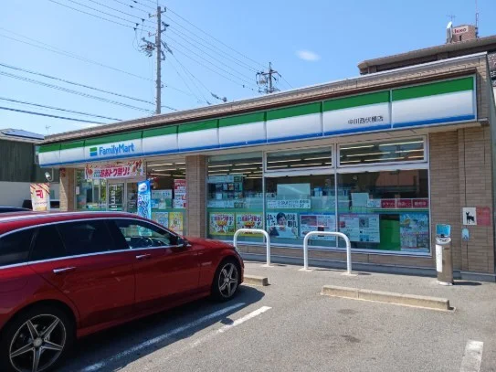 ファミリーマートまで260m