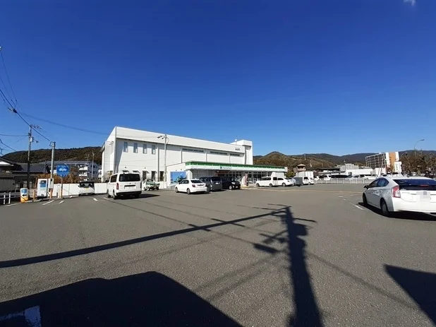 ファミリーマート 高知インタ-まで800m