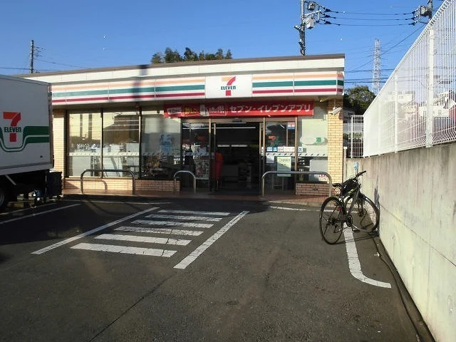 セブンイレブン横浜戸塚町店まで600m