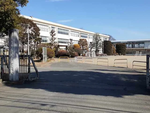 石岡市立府中小学校まで1100m