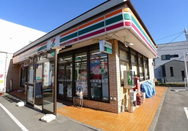 セブンイレブン桐生バイパス店まで500m