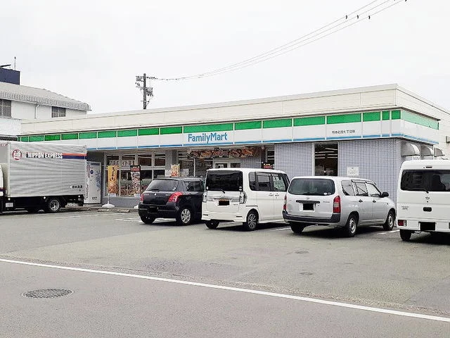 ファミリーマート近見七丁目店まで400m