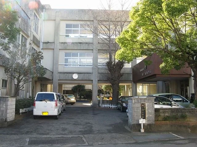 羽ノ浦小学校まで1200m