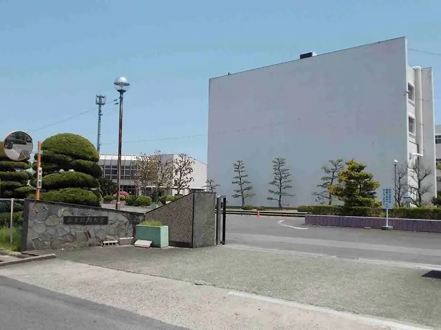三重短期大学まで1200m