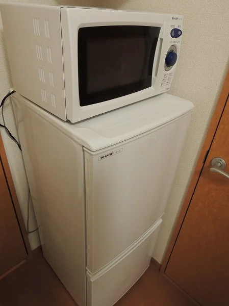 冷蔵庫と電子レンジ付です。