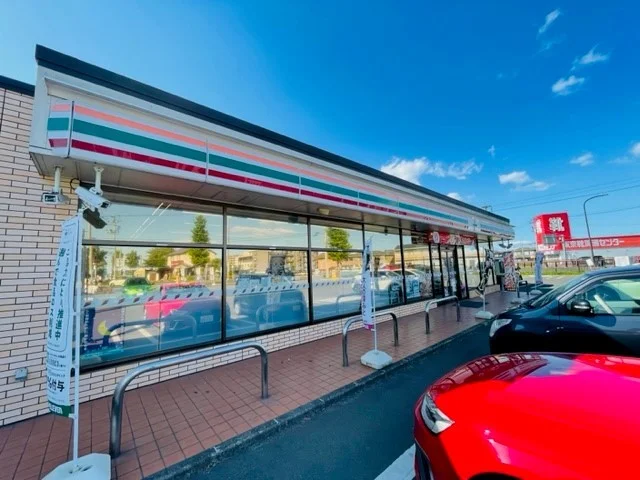 セブンイレブン名取手倉田店まで300m