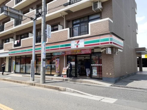 セブンイレブン　船橋塚田駅前店まで350m