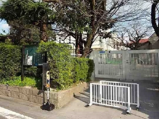 小城幼稚園まで1300m