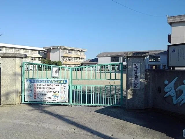 中津市立北部小学校まで400m