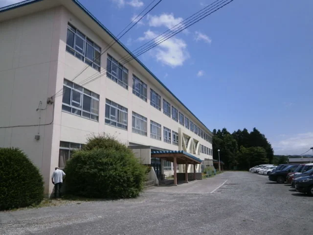 函館市立北日吉小学校まで1000m