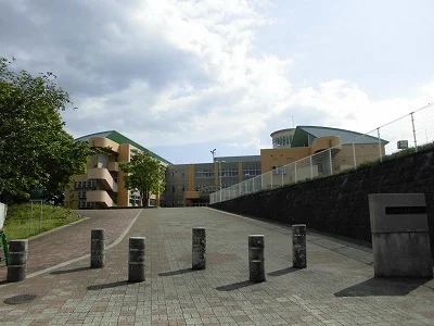 南陽市立赤湯小学校まで2120m