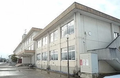 井栗小学校まで1400m