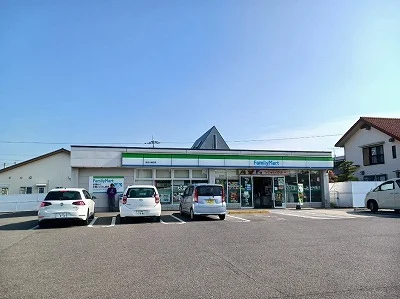 ファミリーマート高松川部店さんまで750m
