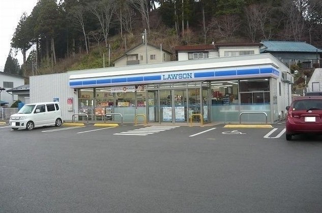 ローソン久慈湊町店まで500m