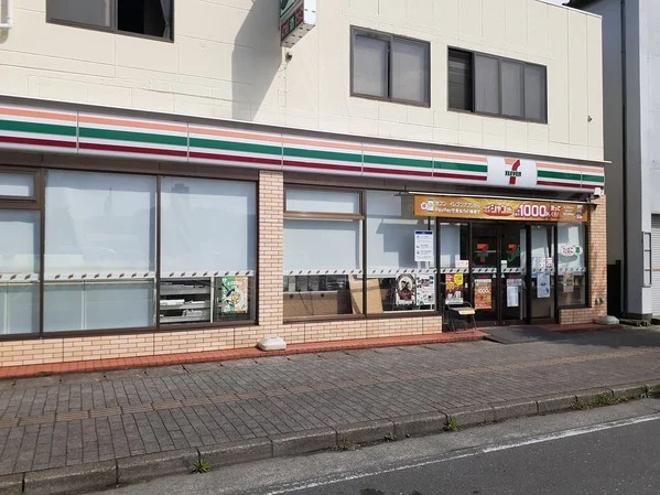セブンイレブン大津港駅前店まで550m