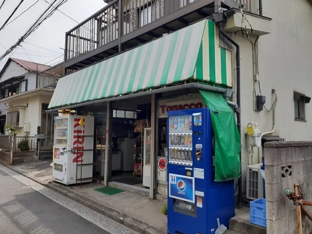 商店まで61m