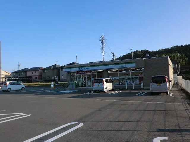 ファミリーマート桑名市桑部店まで450m