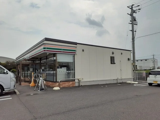 セブン-イレブン 琴浦逢束店まで1100m