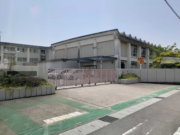 清和小学校まで652m