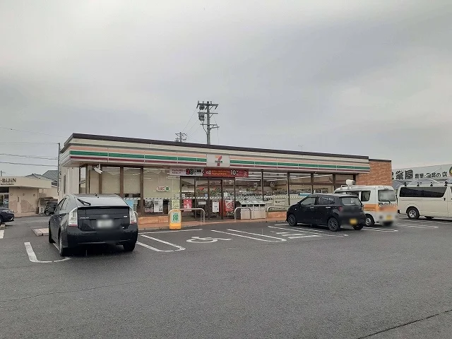 セブンイレブン岡田１丁目店まで500m