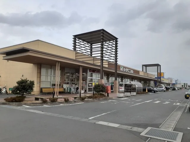 ヨークベニマル相馬黒木店まで2100m