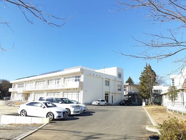 ひたちなか市立三反田小学校まで2200m