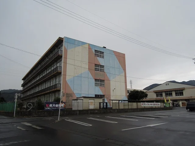 静岡市立清水高部東小学校まで1000m