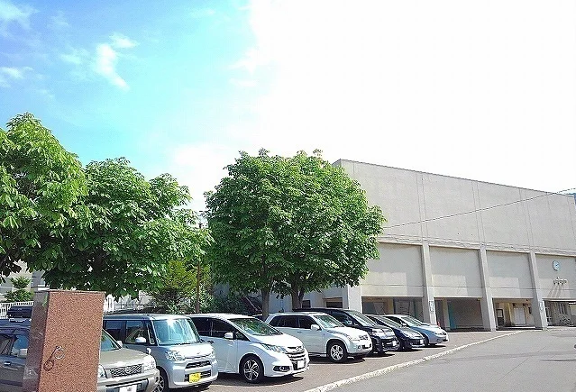 札幌市立稲穂小学校まで1200m