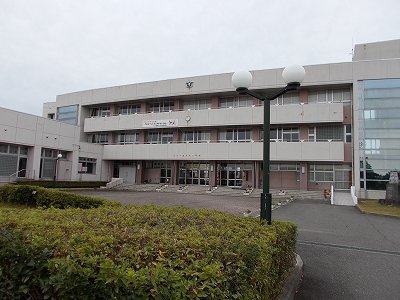 月潟中学校まで660m