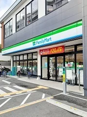 ファミリーマート前野町六丁目店まで138m