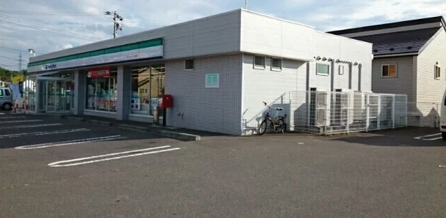 ファミリーマート八戸NT西店まで800m