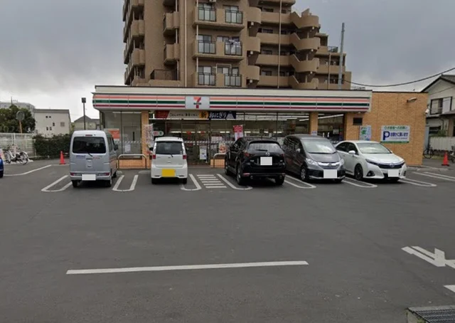 セブン　大宮櫛引1丁目店まで450m