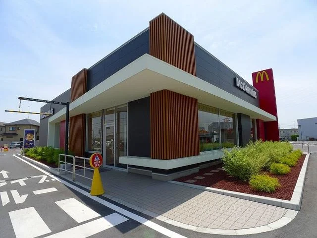 マクドナルドまで800m