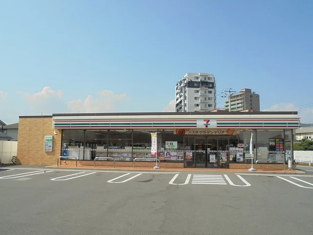 セブンイレブン今津２丁目店まで350m