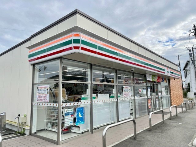 セブンイレブン名取本郷店まで350m