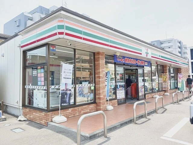 セブンイレブン萩野町2丁目店まで239m