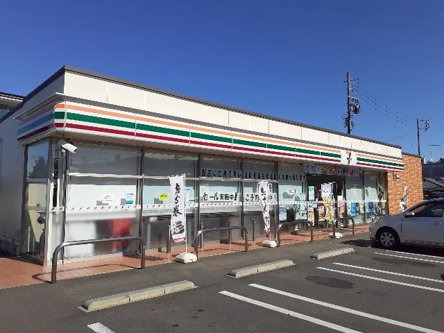 セブンイレブン掛川中央１丁目店まで700m