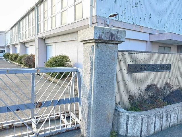 一宮市立浅井南小学校まで1069m