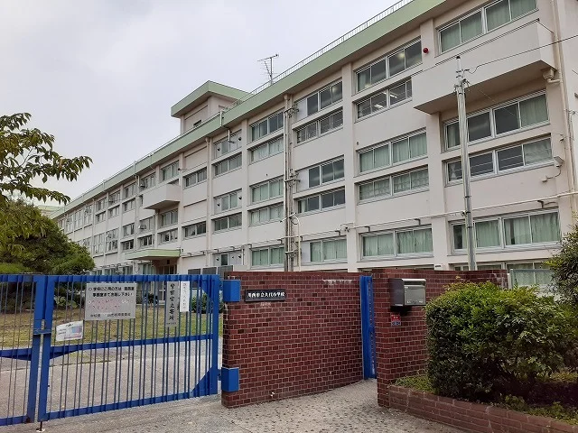 川西市立久代小学校まで1000m